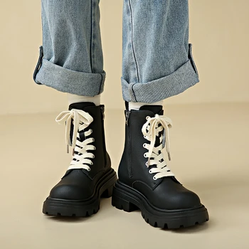 Ženske čizme na debelo platformi i čipka-up, novo 2023 godine, jesenje moto udobne čizme u stilu punk, ženska obuća za proširenje rast